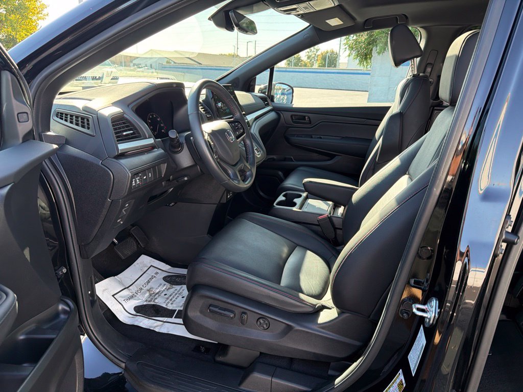 2025 Honda Odyssey Sport L - Photo 17