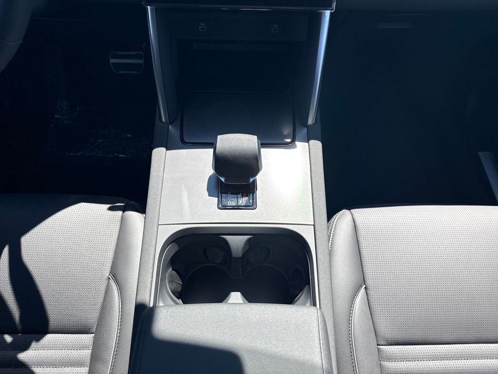 New 2026 Fuji White Land Rover Landmark image 23