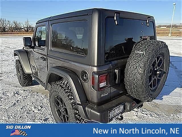New 2026 Granite Crystal Metallic Clearcoat Jeep Sport image 5