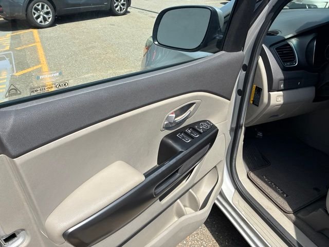Used 2015 Silver Kia LX image 12