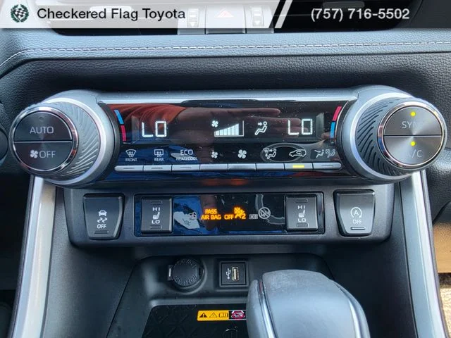 Used 2025 Silver Sky Metallic Toyota XLE Premium image 19