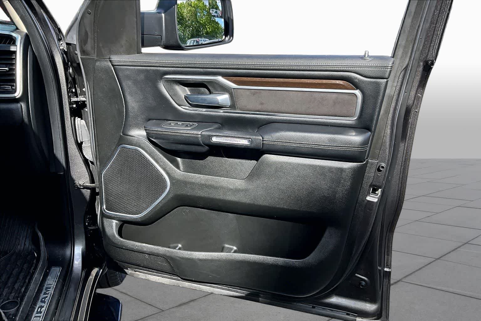 Used 2022 Granite Crystal Metallic Clearcoat Ram Laramie image 21
