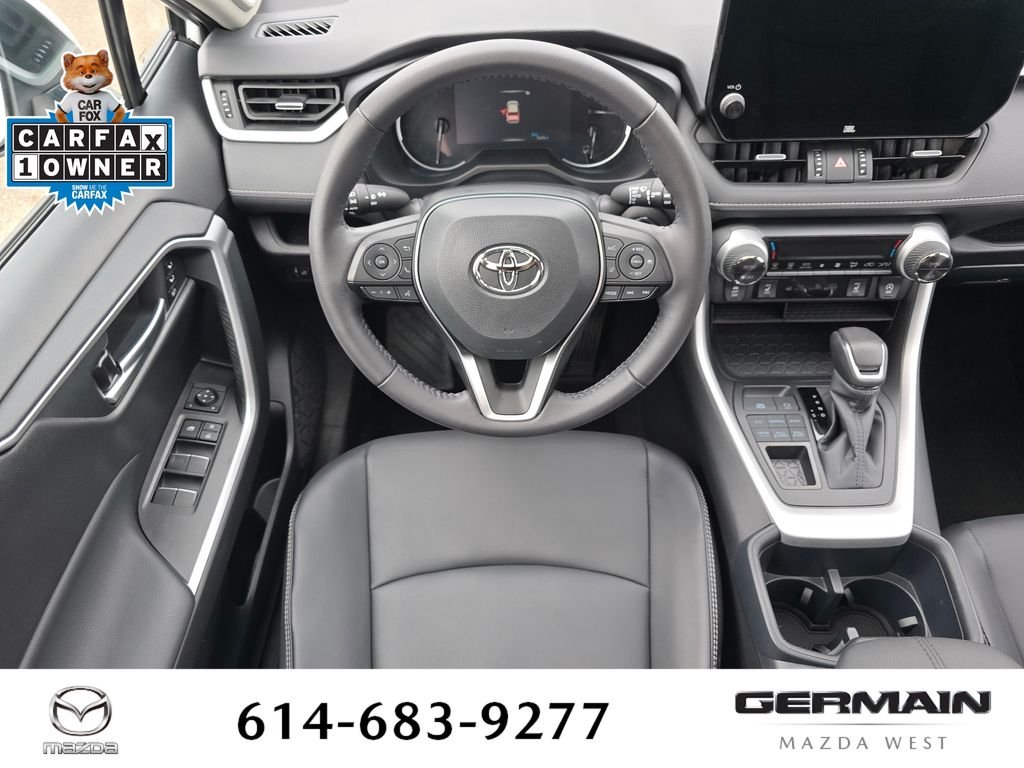 Used 2025 Beige Toyota XLE Premium image 18