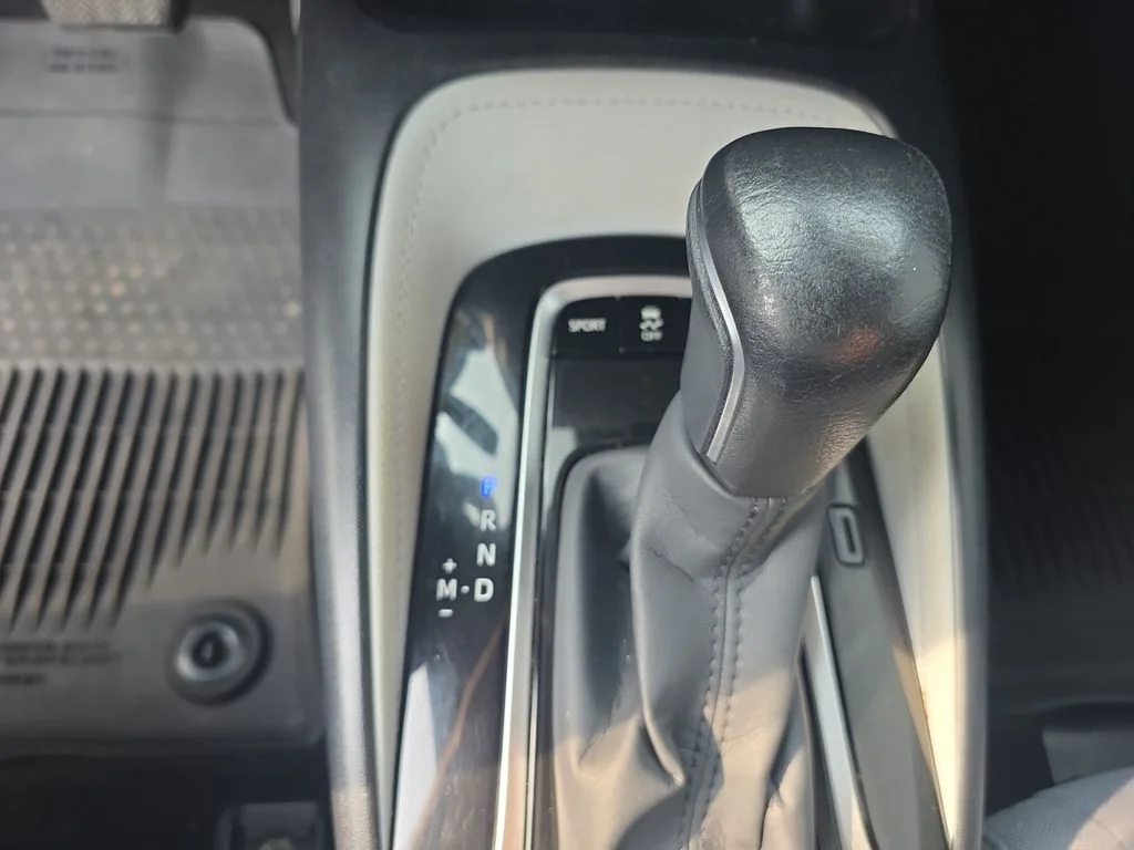 Used 2020 Classic Silver Metallic Toyota SE image 18