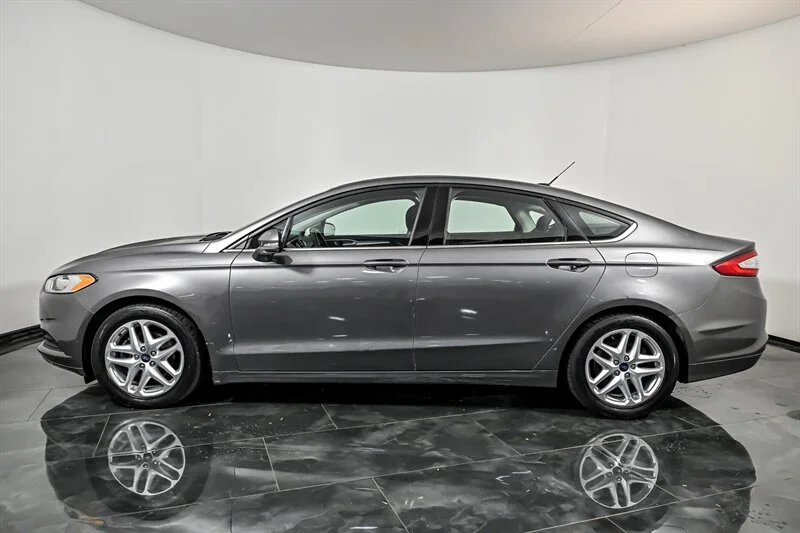 Used 2013 Sterling Gray Metallic Ford SE image 6