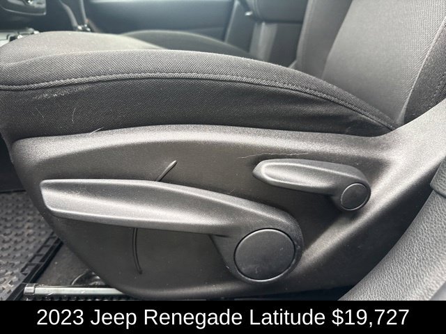 Used 2023 Graphite Gray Jeep Latitude image 13