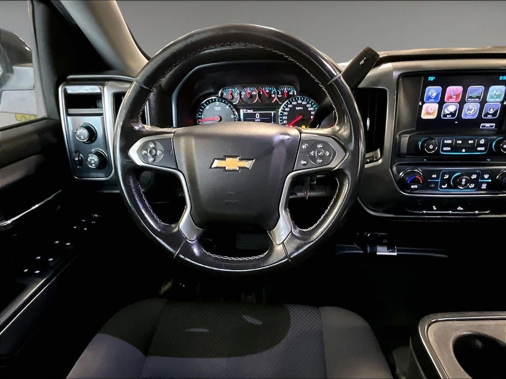Used 2018 Gray Chevrolet LT image 17
