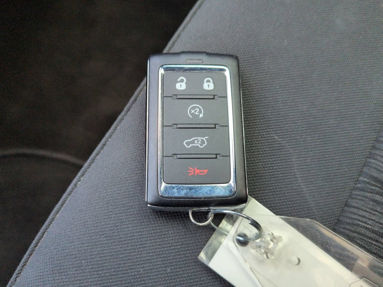 Used 2025 Silver Zynith Jeep Laredo image 28