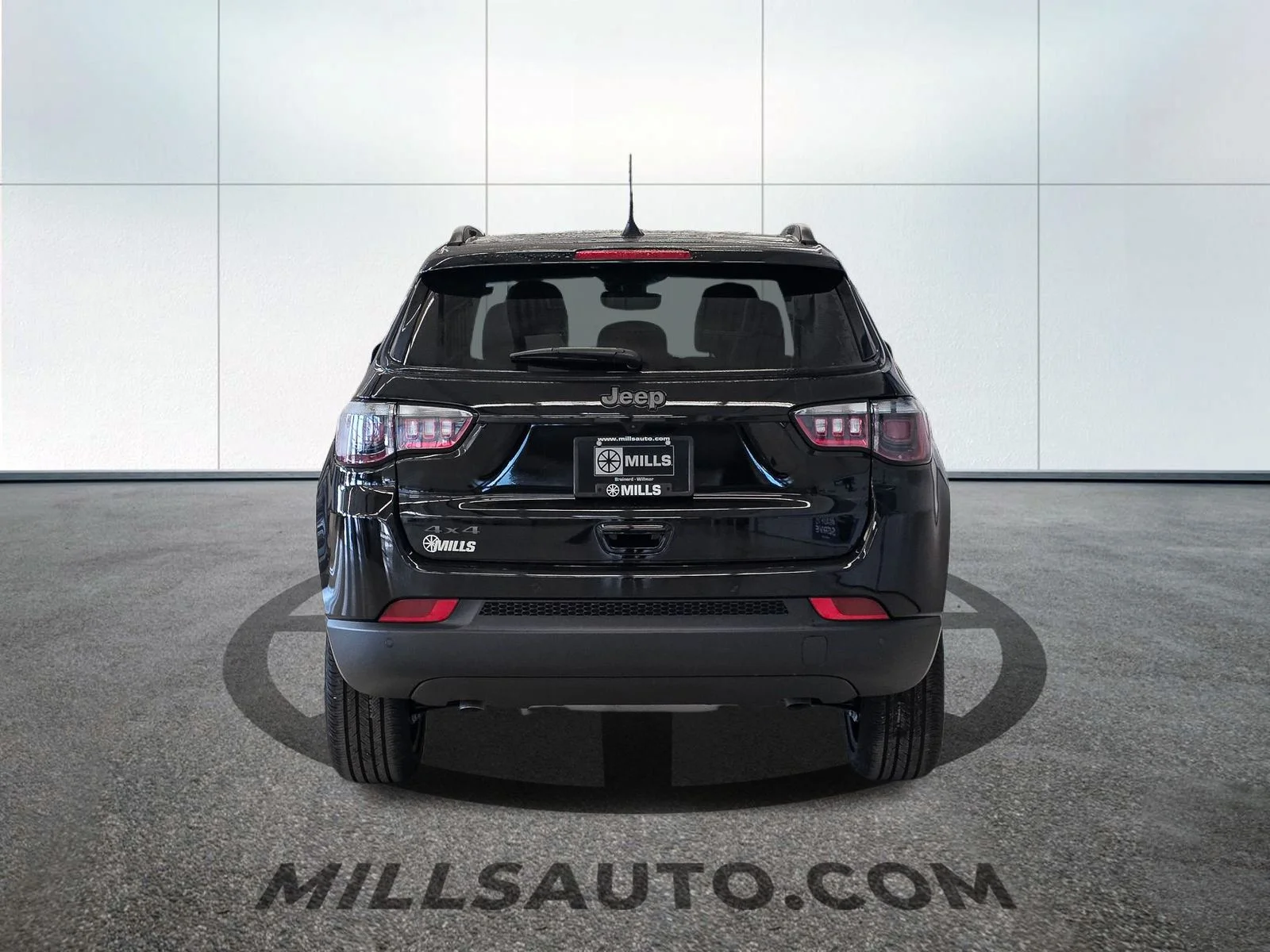 New 2026 Diamond Black Crystal Pearl-Coat Exterior Paint Jeep Limited image 6