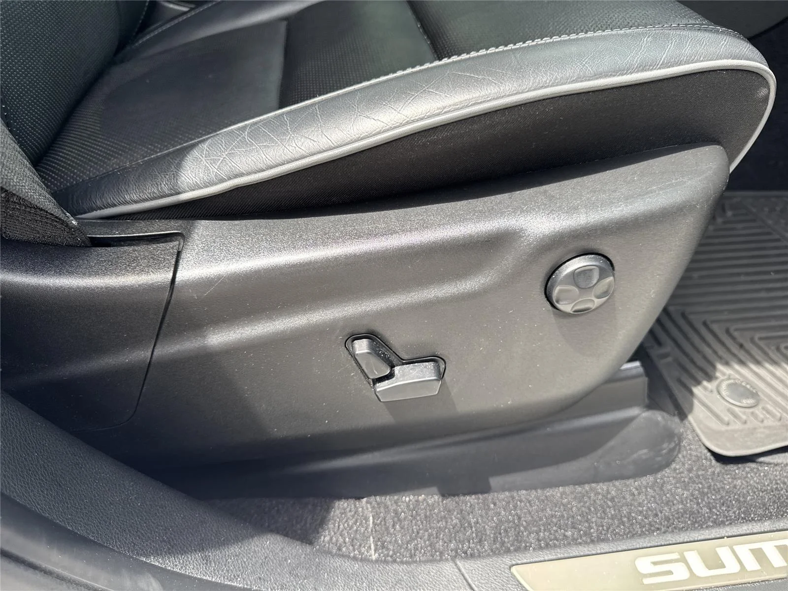 Used 2021 Ivory 3-Coat Jeep Summit image 36