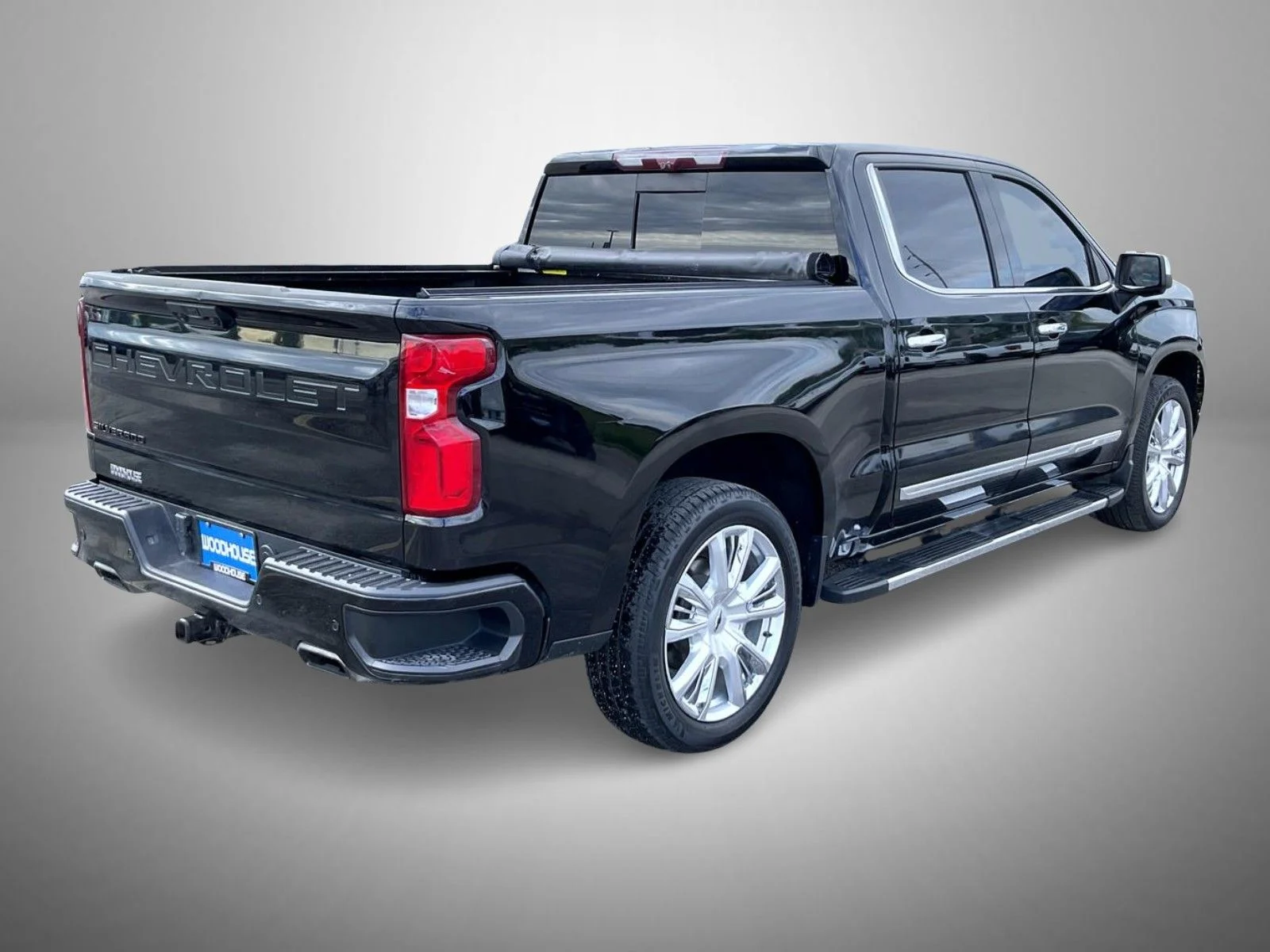 Used 2023 Black Chevrolet High Country image 5