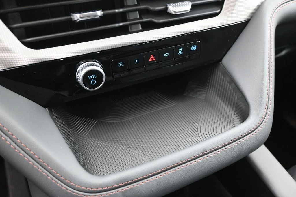 New 2026 Carbonized Gray Metallic Ford Active image 16