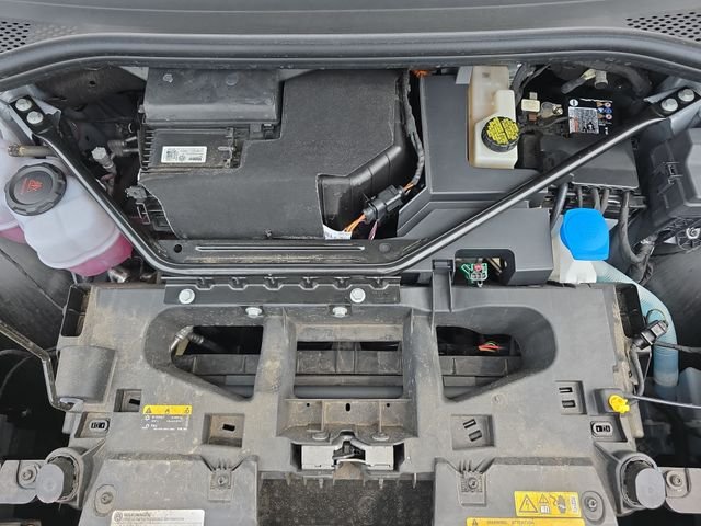 Used 2021  Volkswagen Pro S image 34