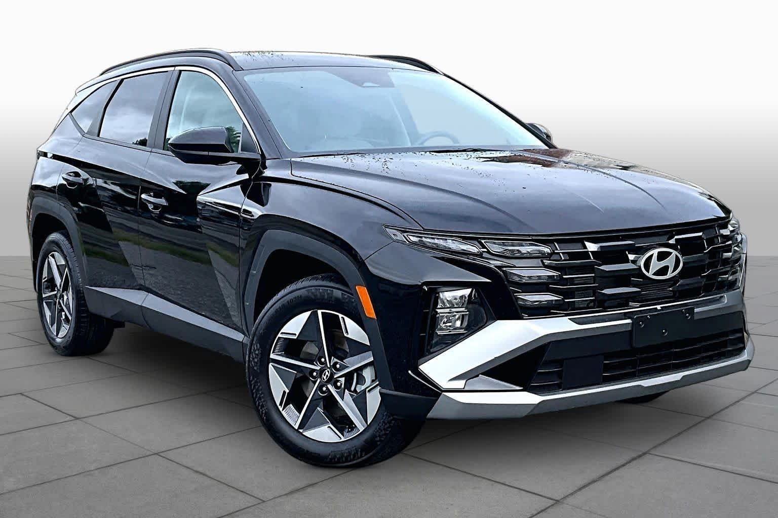 Used 2026 Phantom Black Hyundai SEL image 2