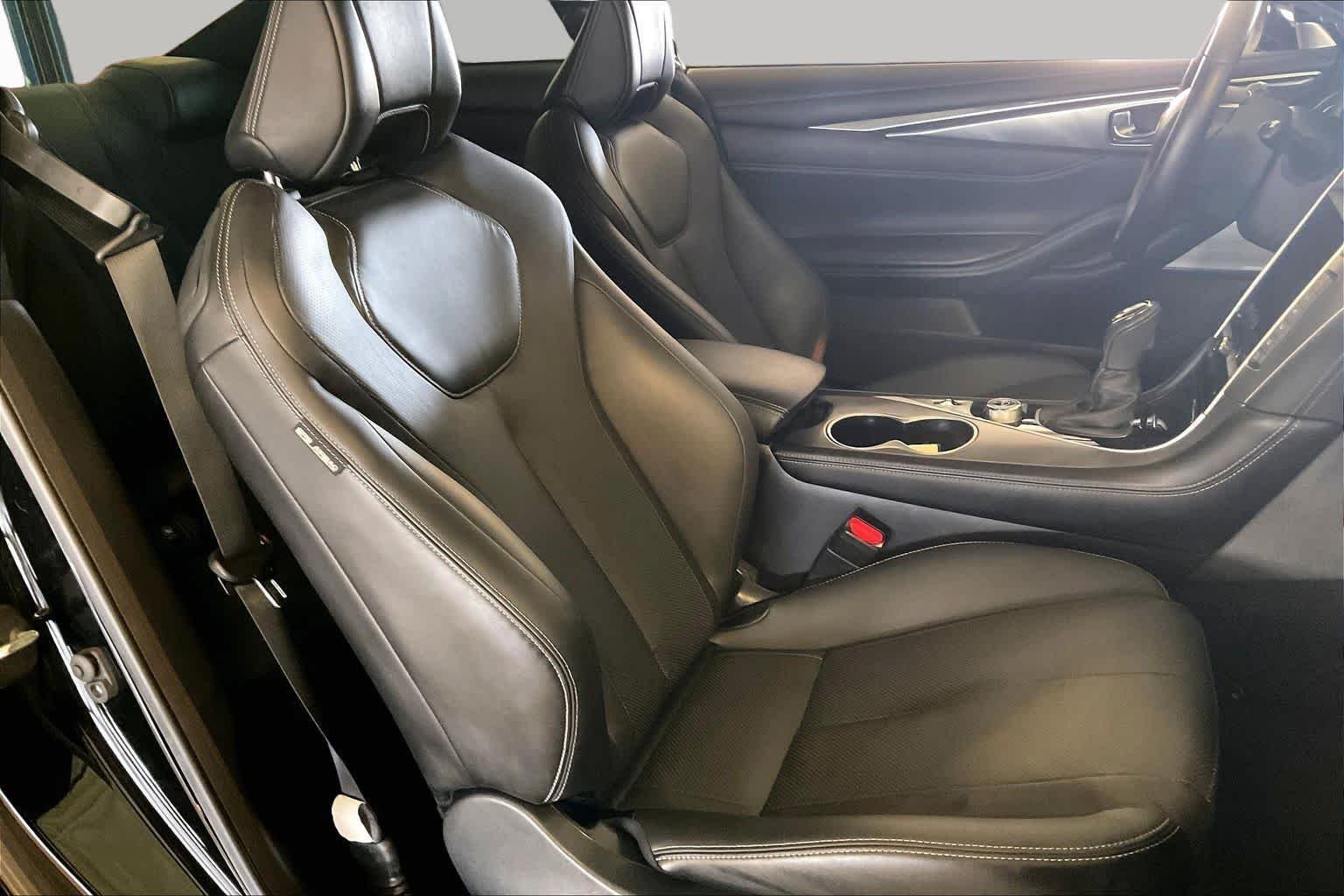 Pre-Owned 2022 INFINITI Q60 LUXE