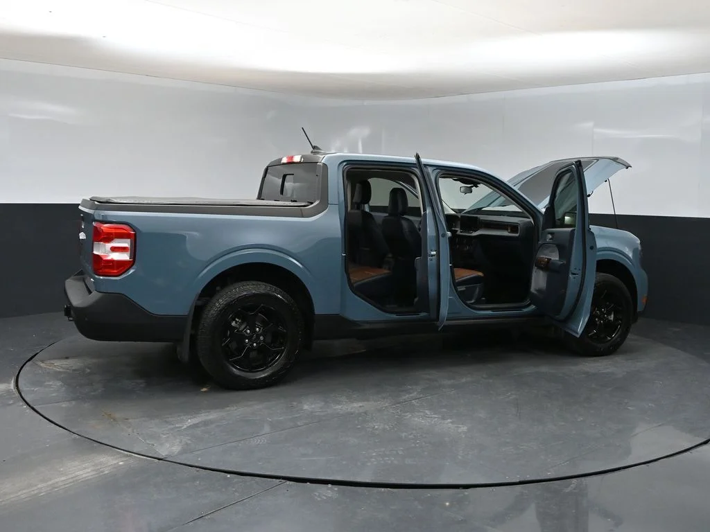 Used 2022 Blue Ford Lariat image 37