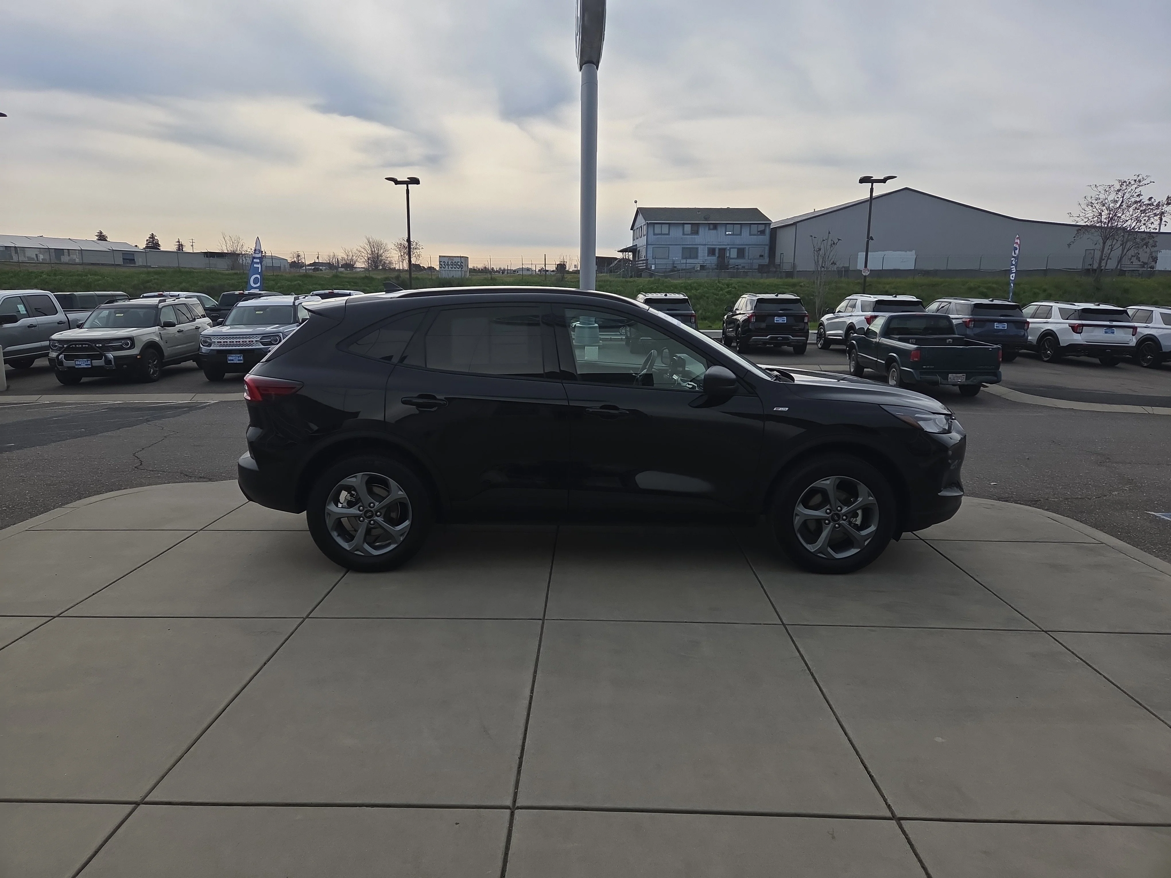 2025 Ford Escape ST-Line - Photo 6