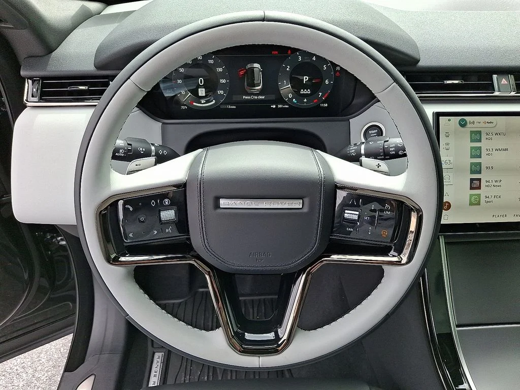New 2026 Santorini Black Land Rover S image 11