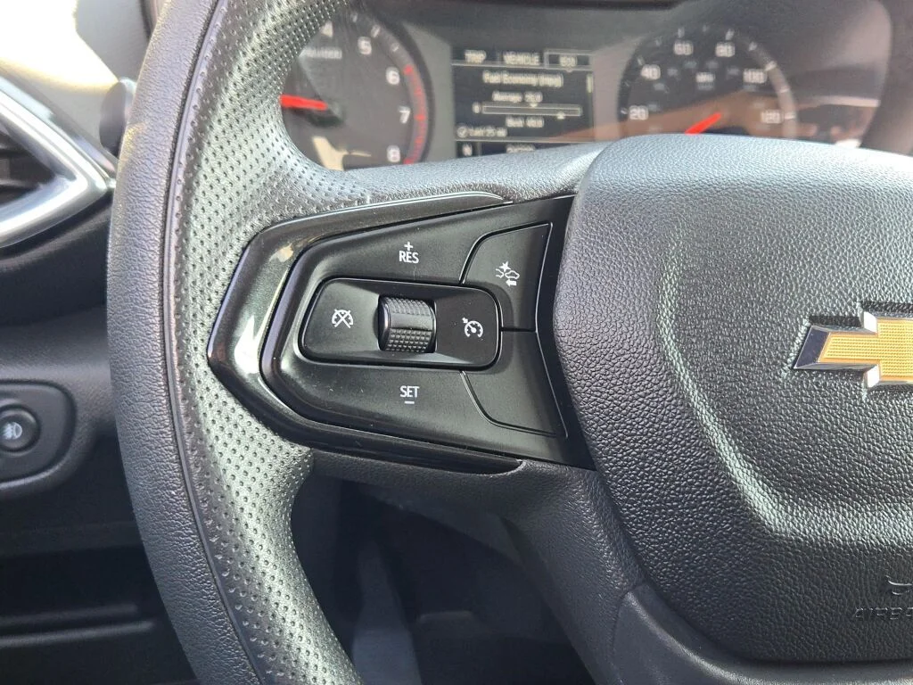 Used 2023 Gray Chevrolet LT image 27