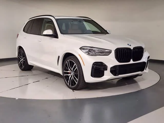 Used 2023 Mineral White Metallic BMW sDrive40i image 7