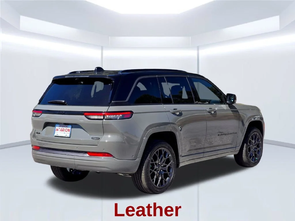 New 2027 Gray Jeep Summit image 20