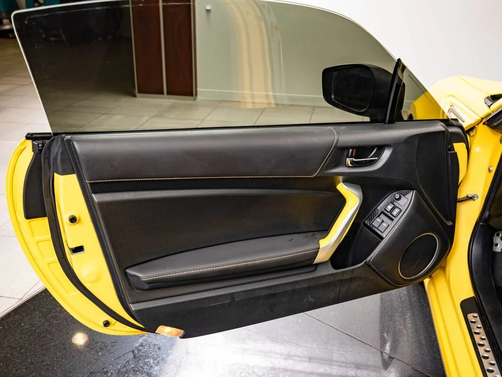 Used 2017 Charlesite Yellow Subaru Series.Yellow image 25