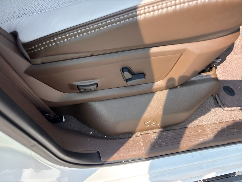 Used 2025 White Ram Laramie image 54