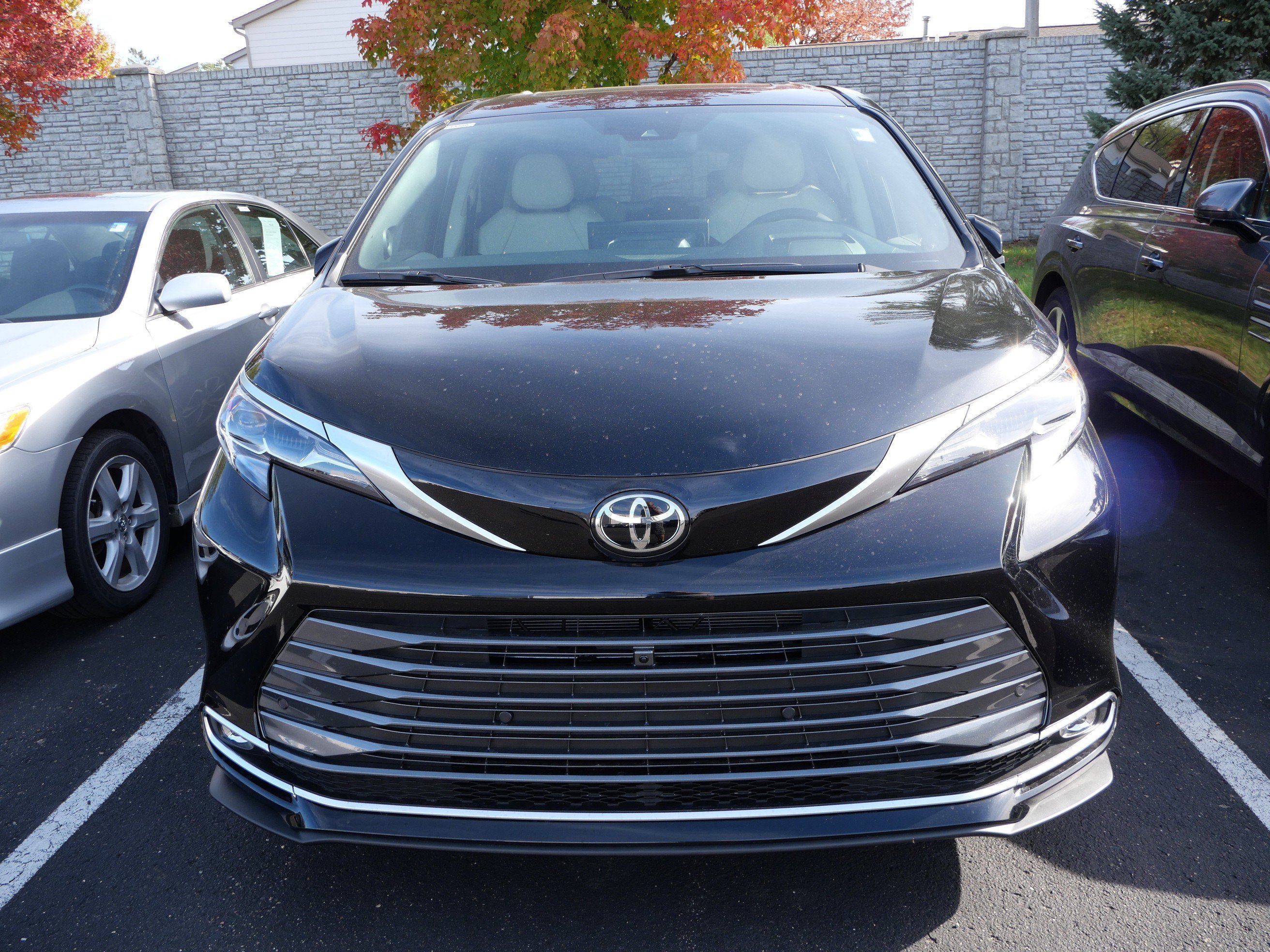 Certified 2026 Toyota Sienna Platinum with VIN 5TDESKFC9TS287899 for sale in Brooklyn Center, Minnesota