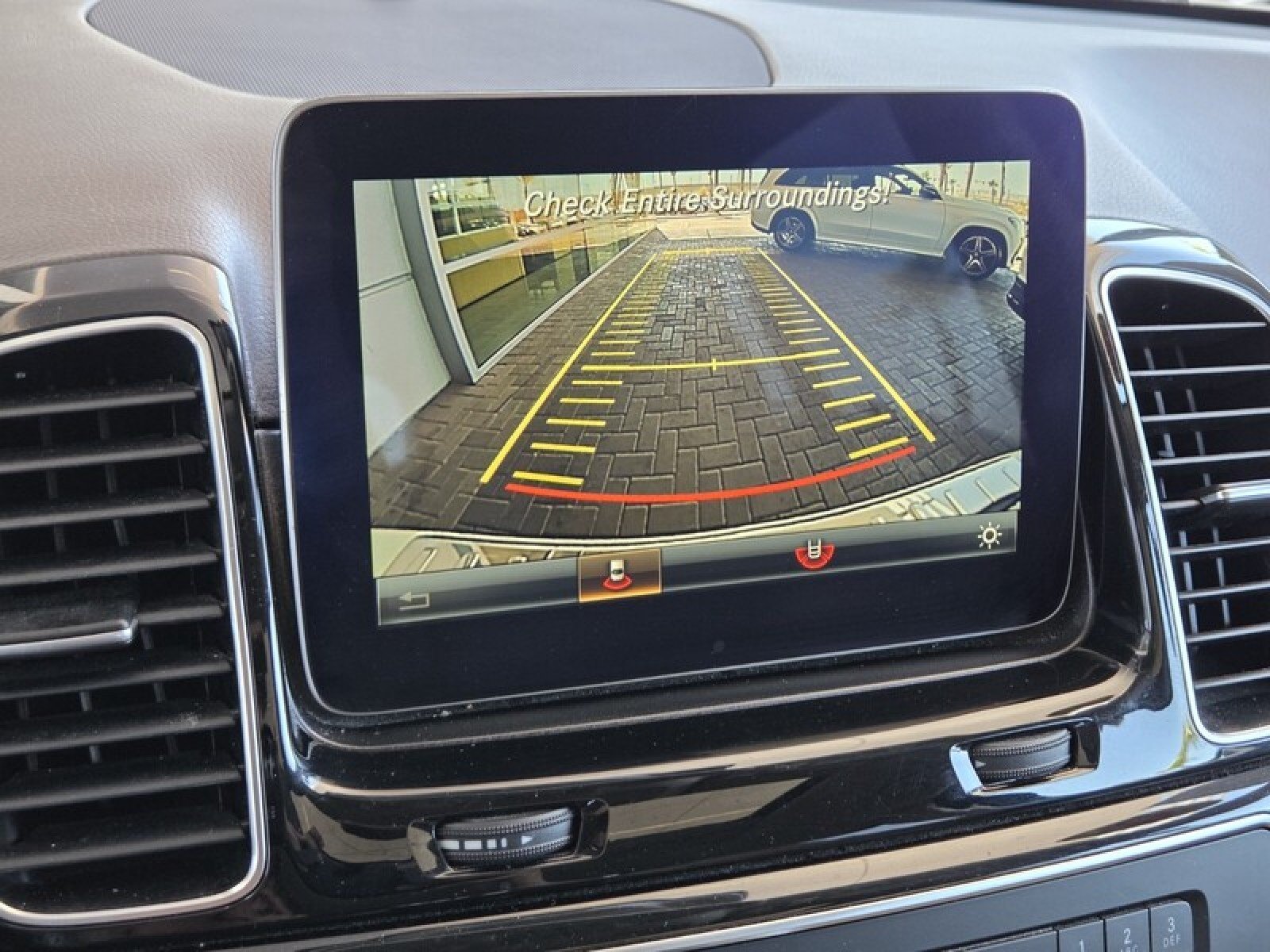 Used 2016 Polar White Mercedes-Benz GLE 350 image 29