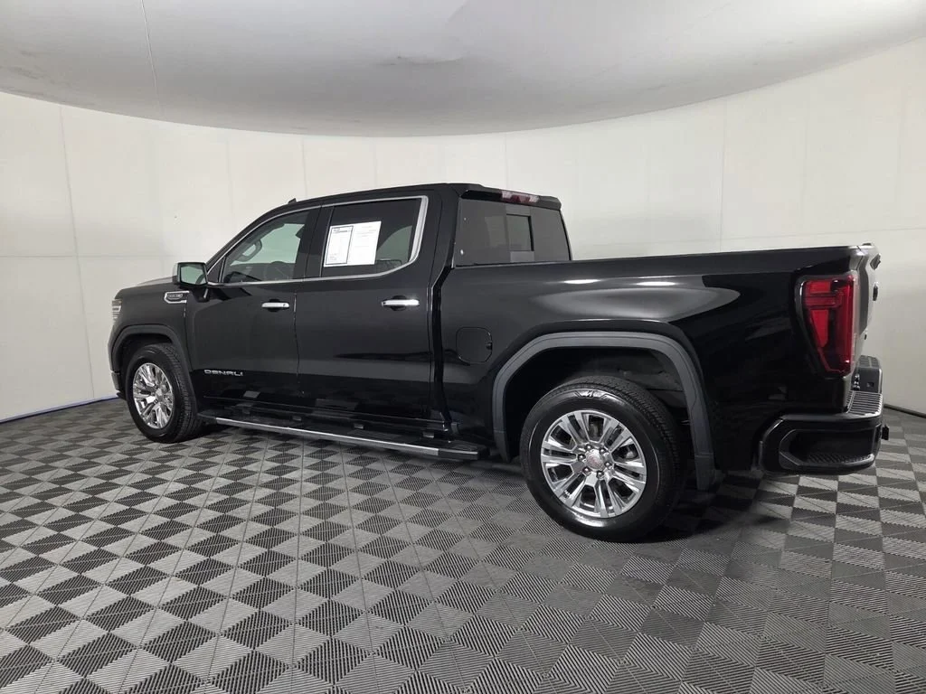 Used 2024 Onyx Black GMC Denali image 7