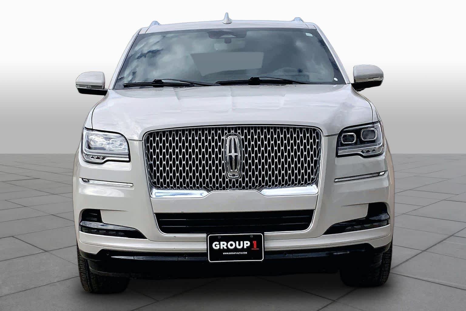 Pre-Owned 2024 Lincoln Navigator L Reserve