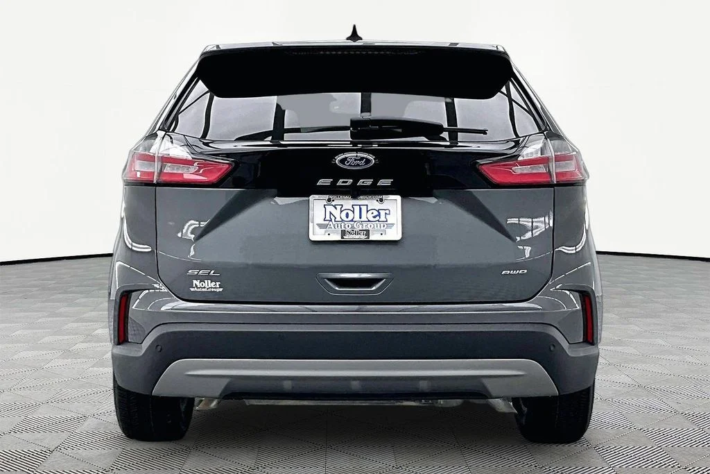 Certified Used 2024 Gray Metallic Ford SEL image 4