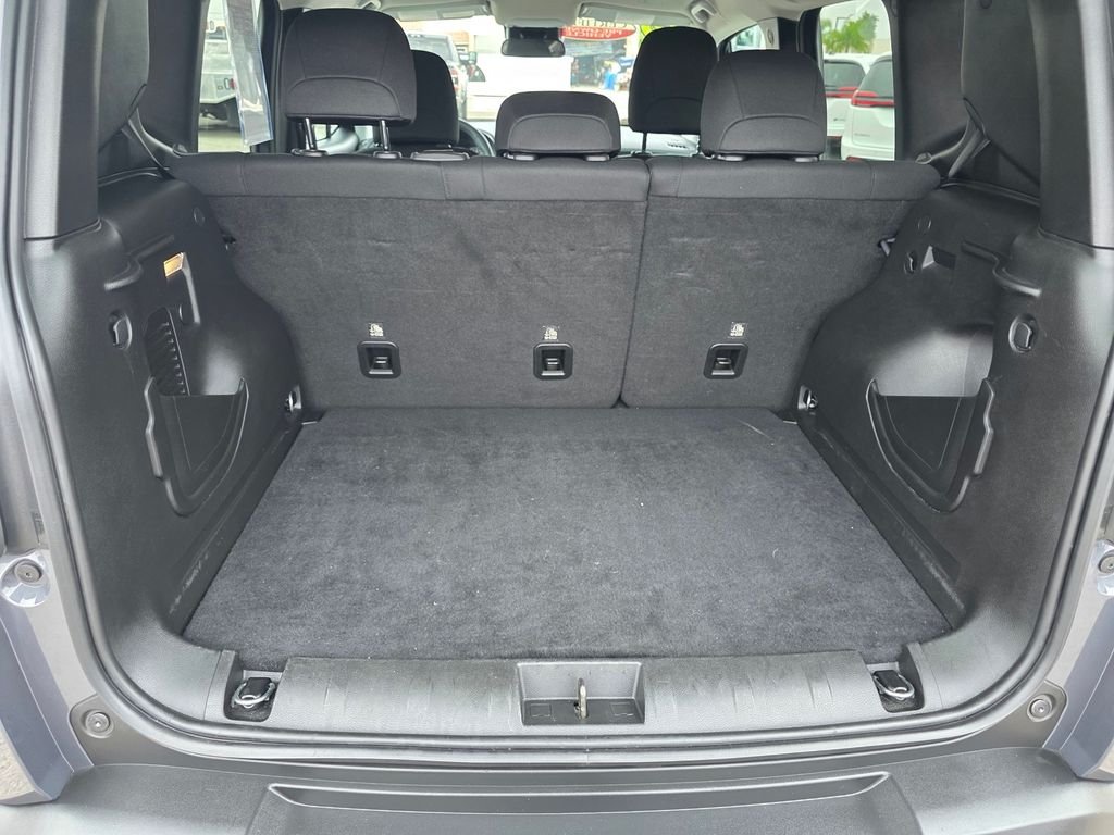 Certified Used 2022 Gray Jeep Latitude image 19