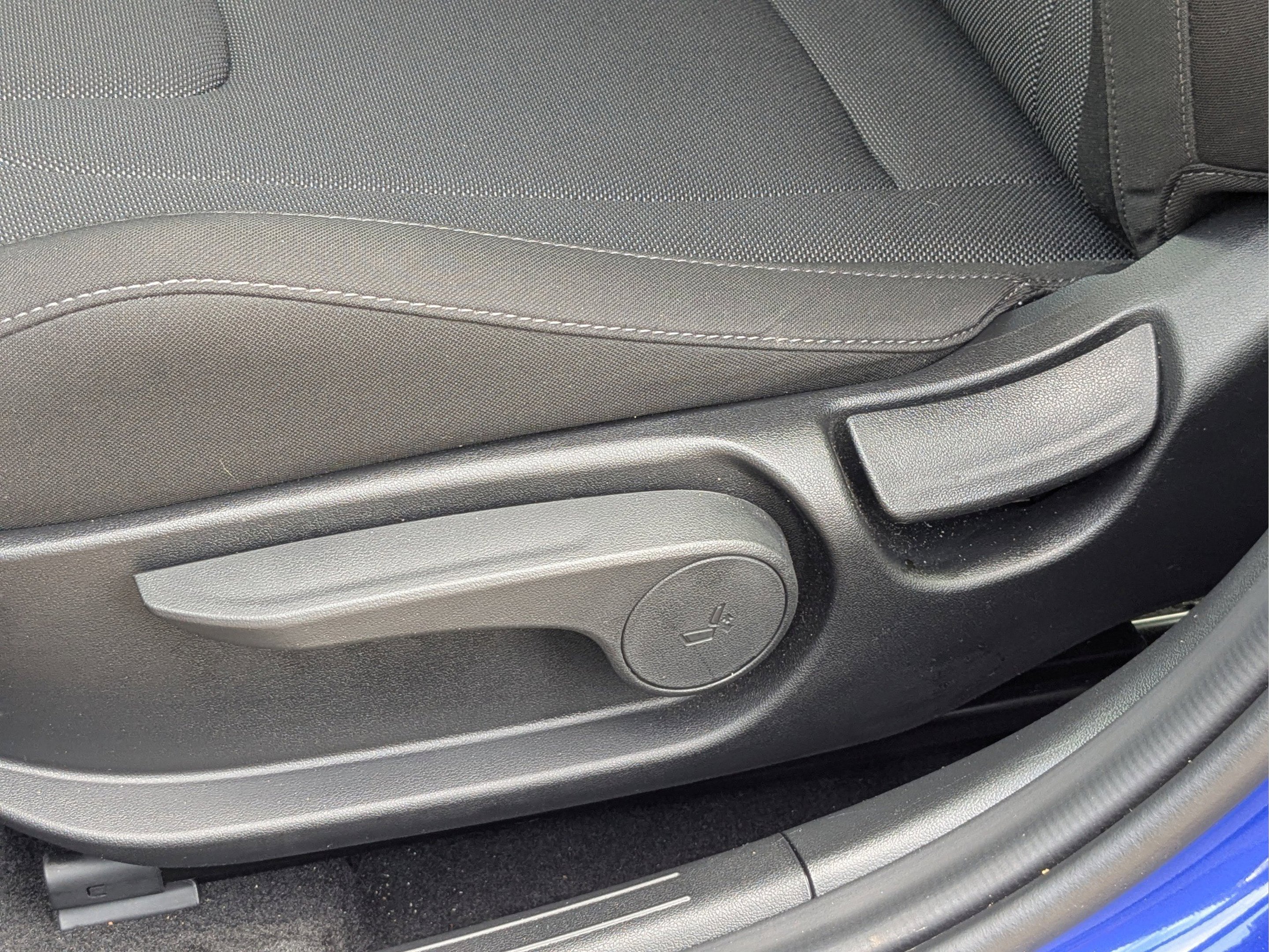 Certified Used 2025 Intense Blue Hyundai SE image 17