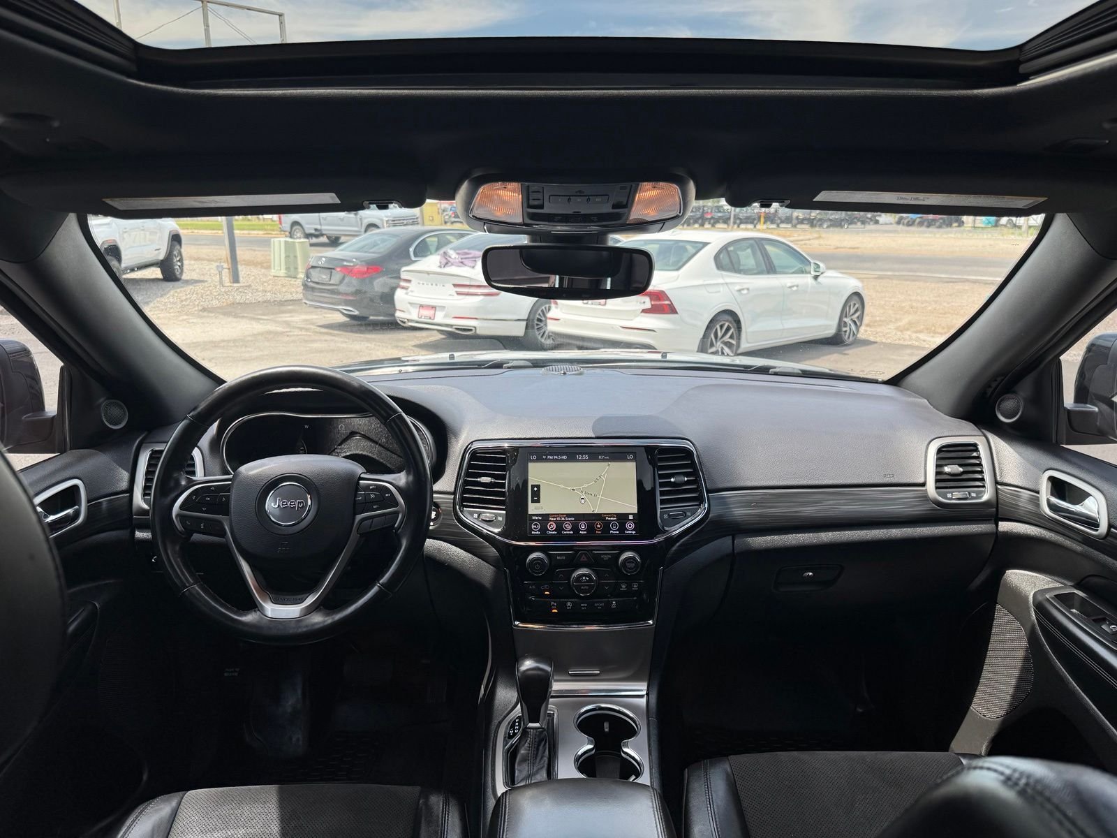 Used 2020 Diamond Black Jeep Altitude image 26