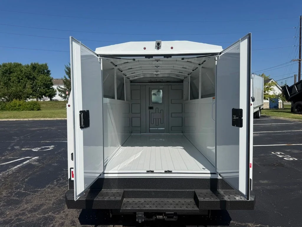 New 2026 Oxford White Ford E-350 SRW image 40