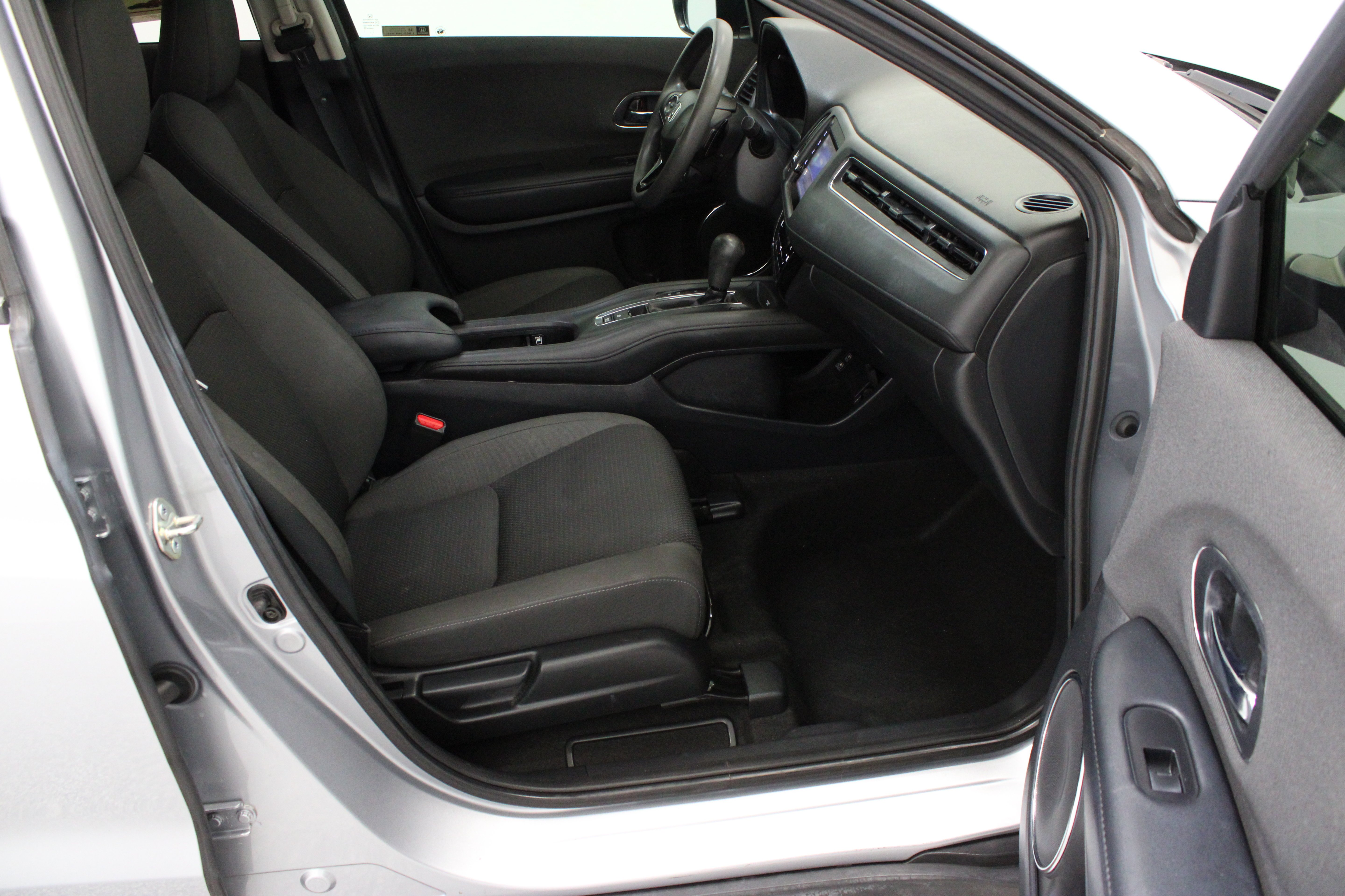 Used 2020 Lunar Silver Metallic Honda EX 1.8L image 34