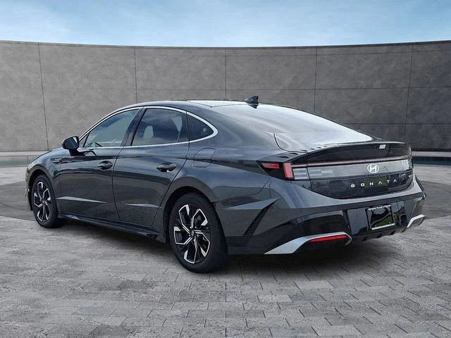 Used 2024 Gray Hyundai SEL image 7