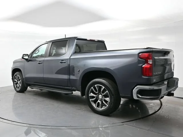 Used 2019 SHADOW GRAY METALLIC Chevrolet LT image 5