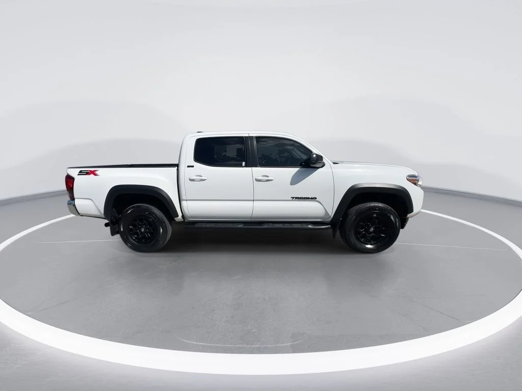 Used 2023 White Toyota SR5 image 9