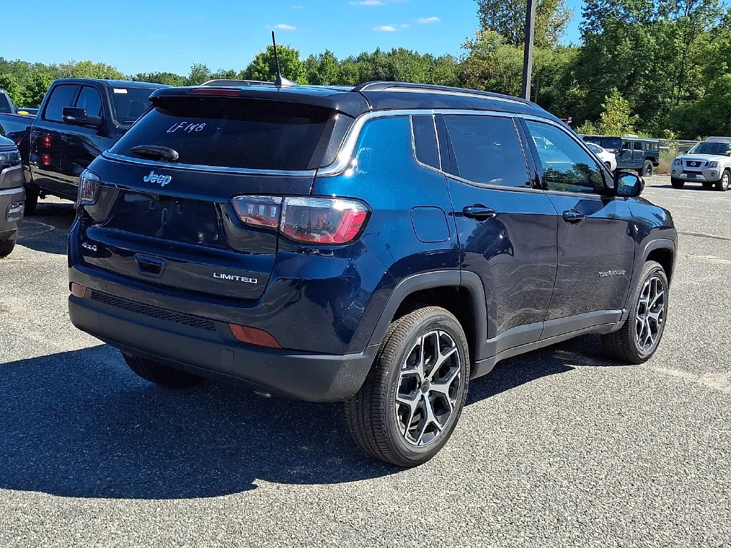 New 2026 Fathom Blue Pearl-Coat Exterior Paint Jeep Limited image 8