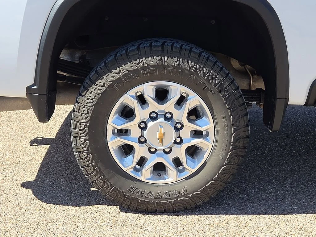 Used 2025 White Chevrolet LTZ image 13