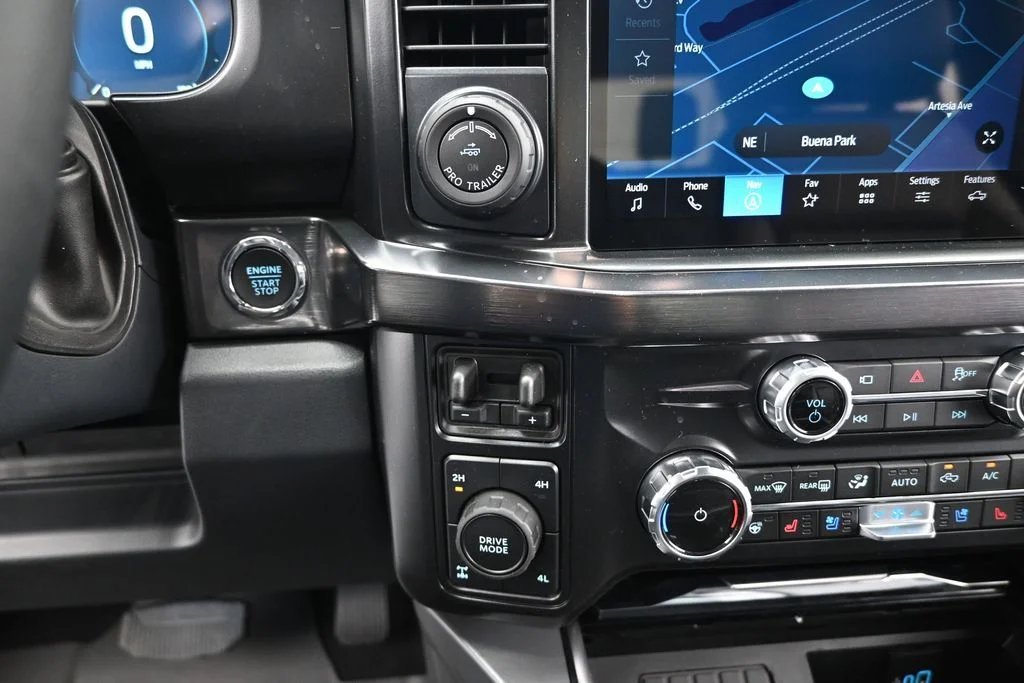 New 2026 Oxford White Ford Lariat image 18