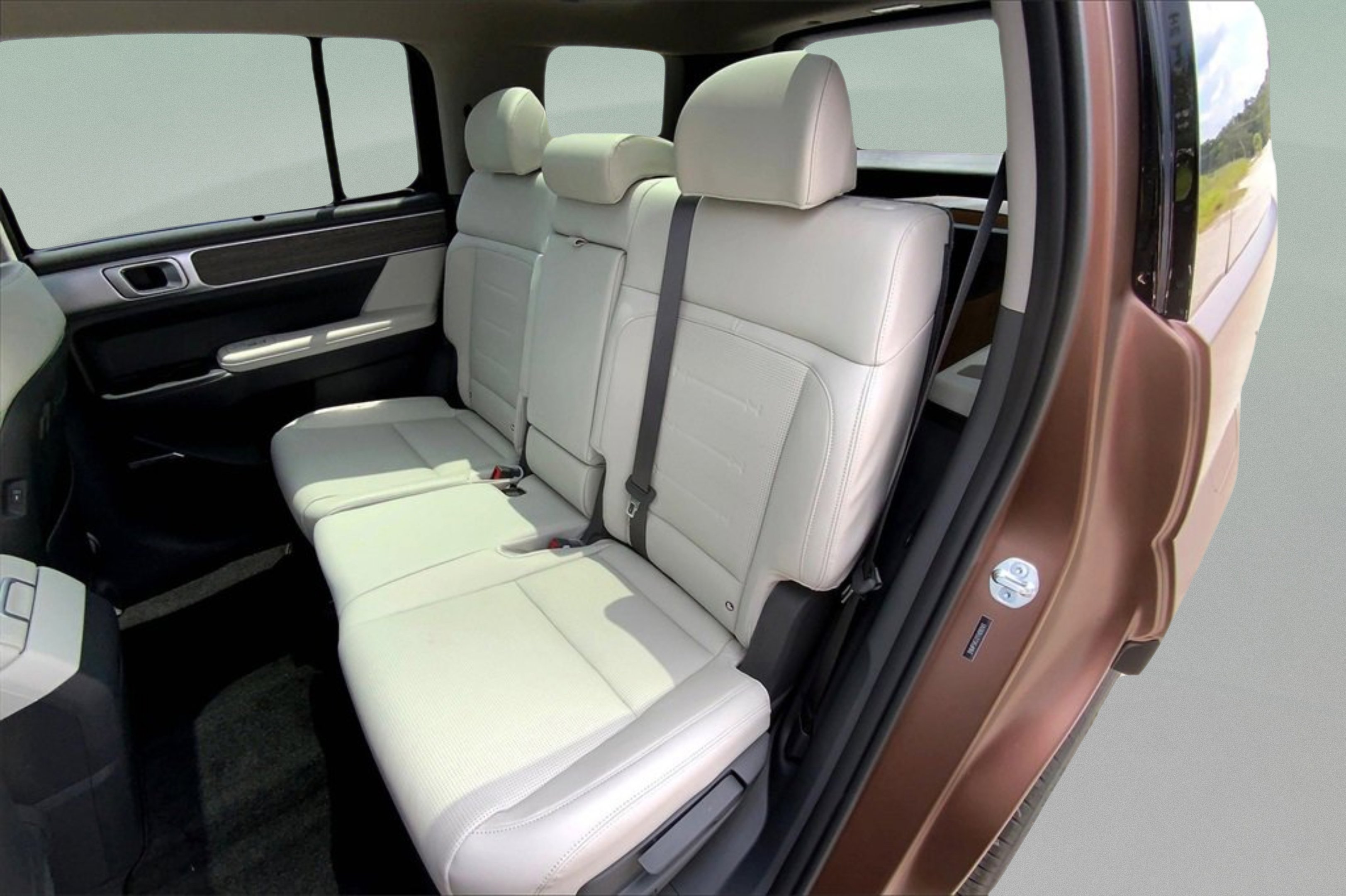 2026 Hyundai Santa Fe Limited - Photo 13