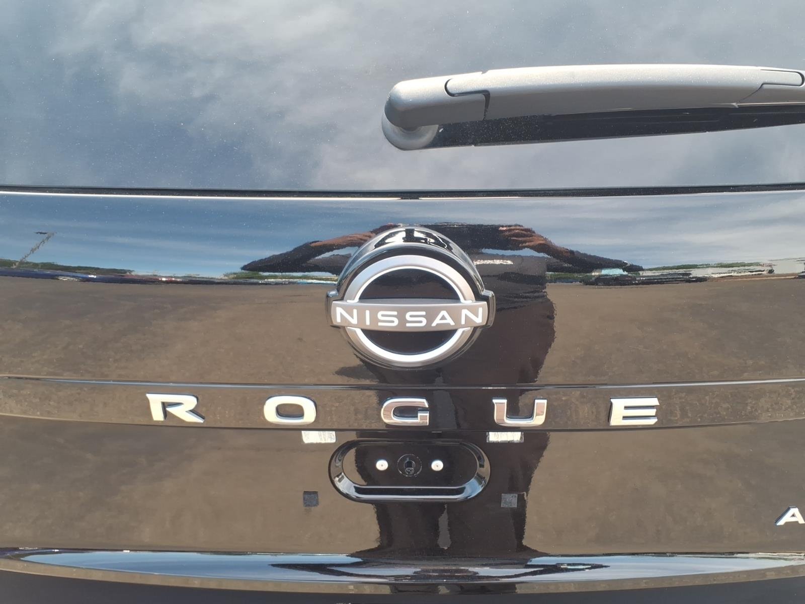 Used 2023 Black Nissan S image 15