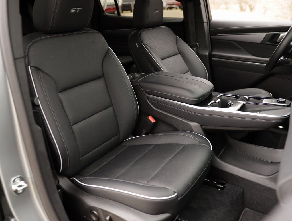 Used 2025 Moonstone Gray Metallic Buick Sport Touring image 34