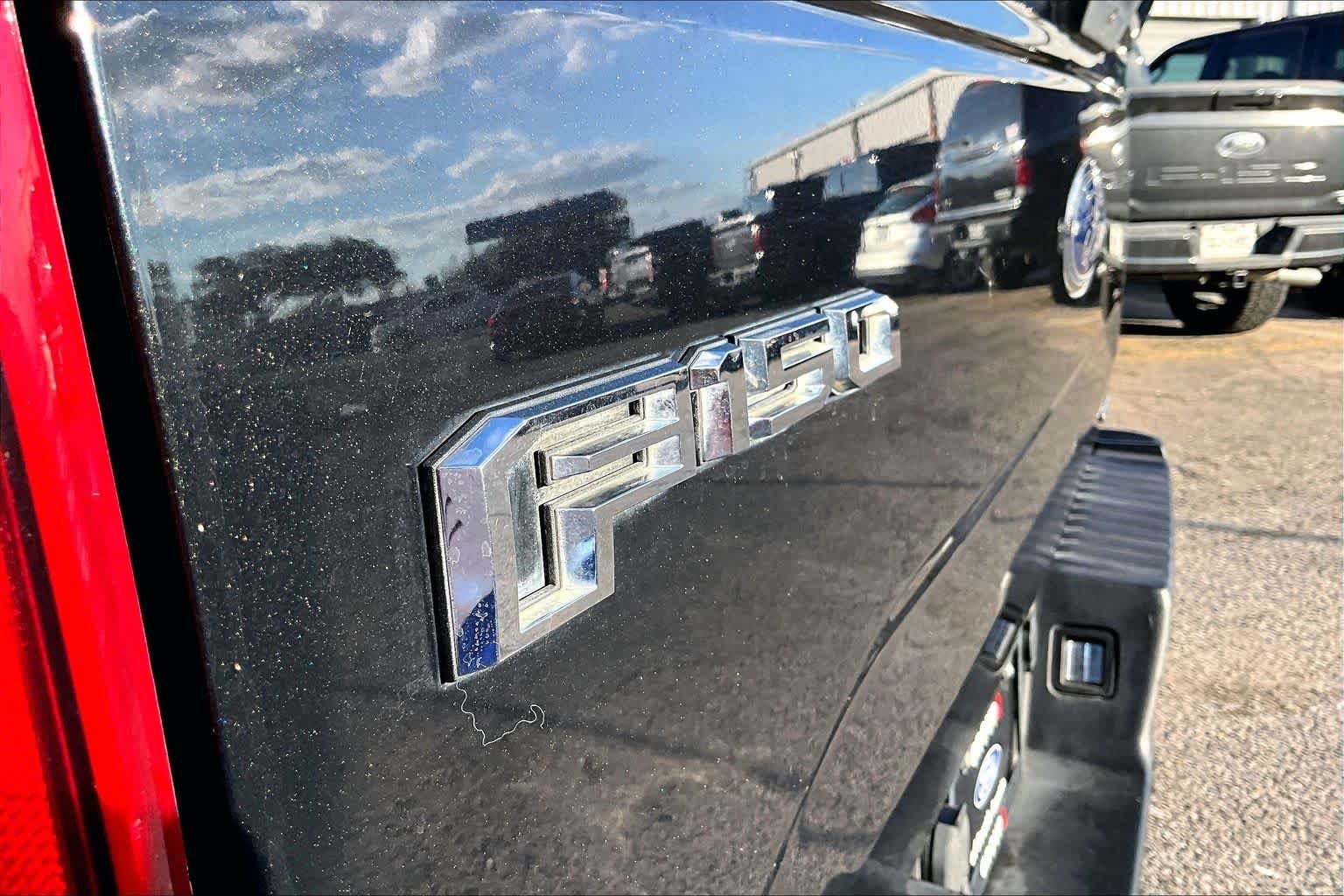 Used 2015 Tuxedo Black Metallic Ford XLT image 9