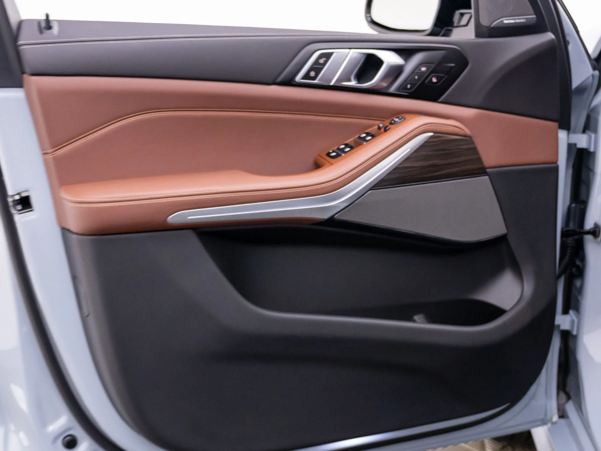 New 2026 Gray BMW xDrive40i image 11