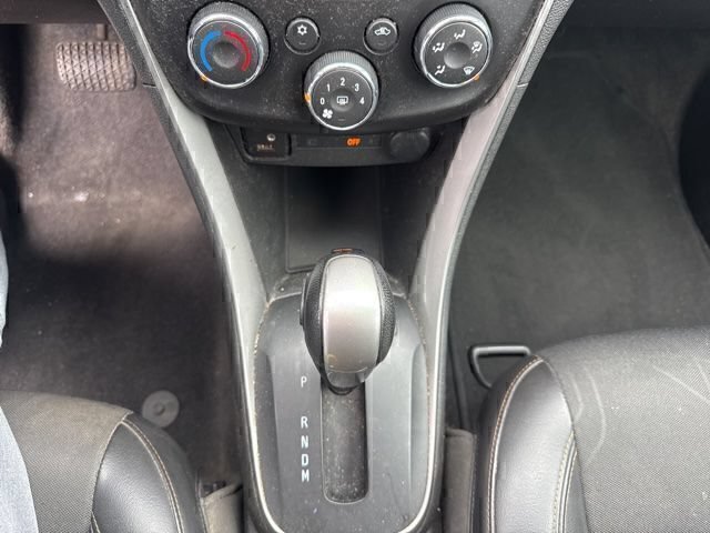 Used 2018 SILVER ICE METALLIC Chevrolet LT image 15