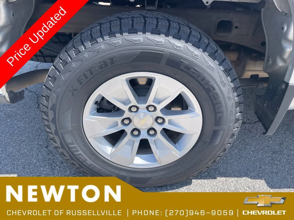 Used 2022 SILVER ICE METALLIC Chevrolet LT image 13